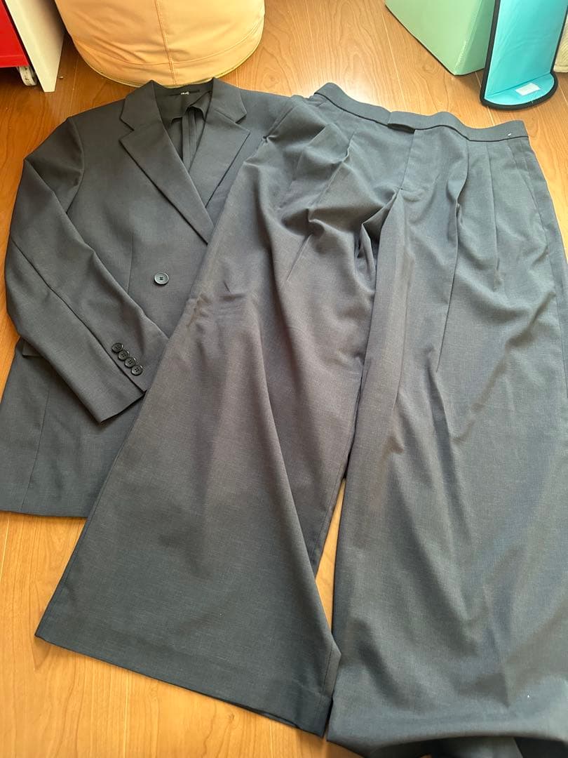 【新品】ユニクロC 感動ダブルジャケットL パンツ　セットアップ　ダークグレー