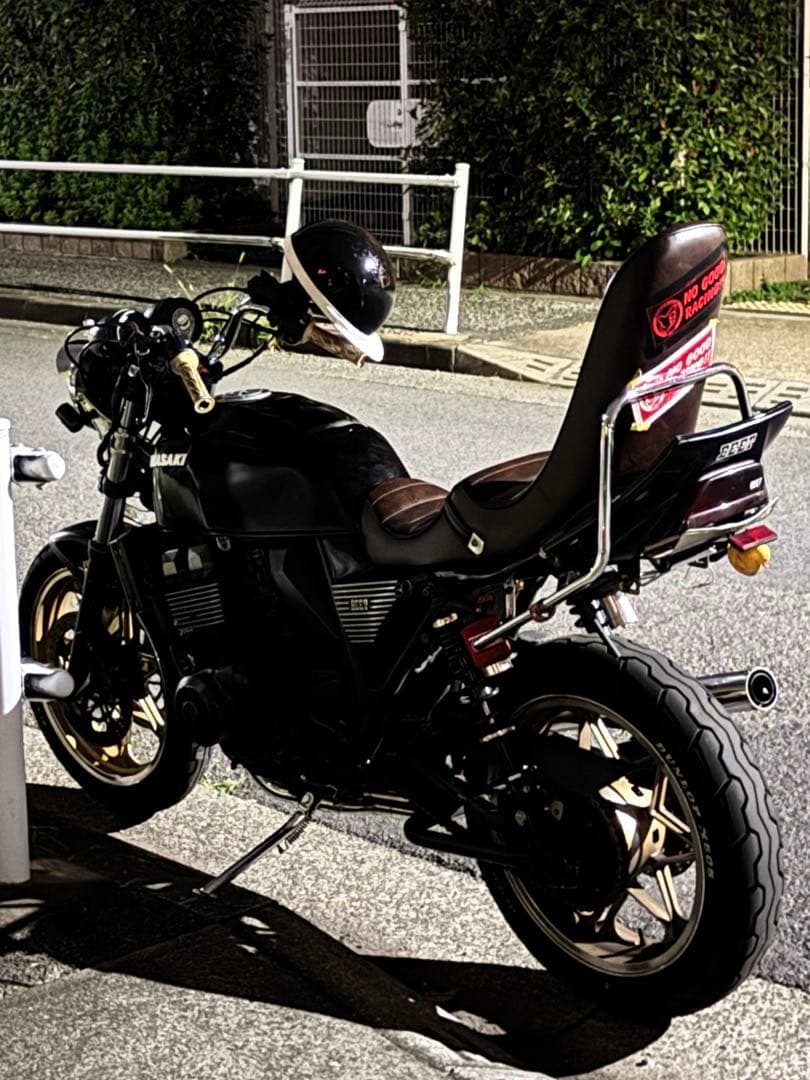 zrx400 オオカワ 三段シート オーダー 変形型じゃないタイプ！