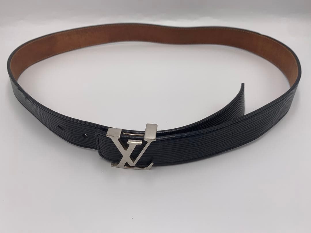 ルイヴィトン サンチュール LV　イニシャル　エピ レザー ブラック P55