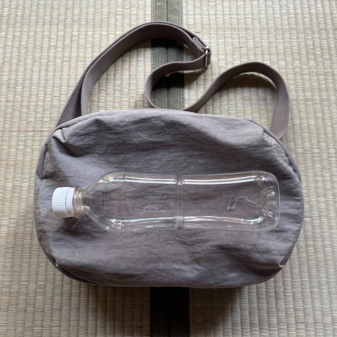 NIZYU KANO FUKUI SIWAナイロンボディバッグM グレージュ