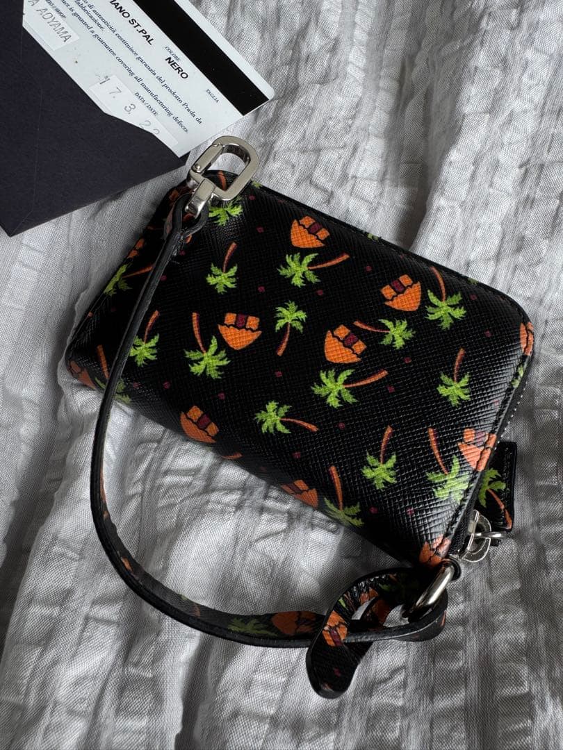 prada ジップ財布 カードケース