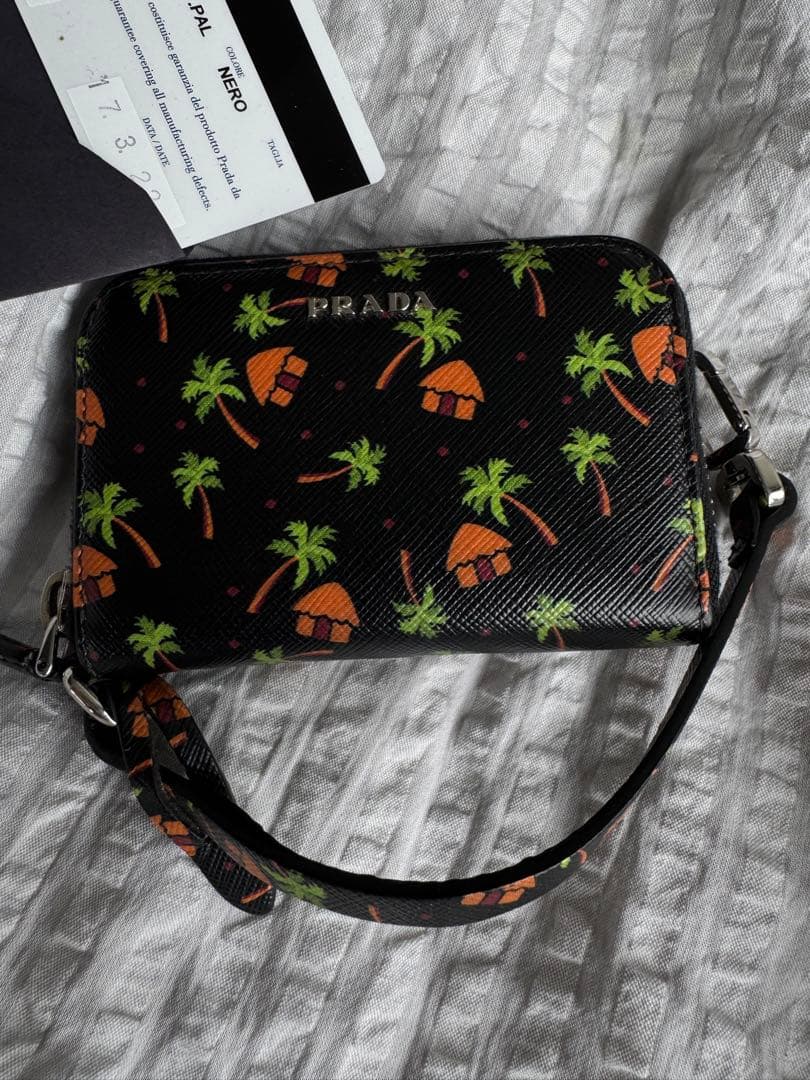 prada ジップ財布 カードケース