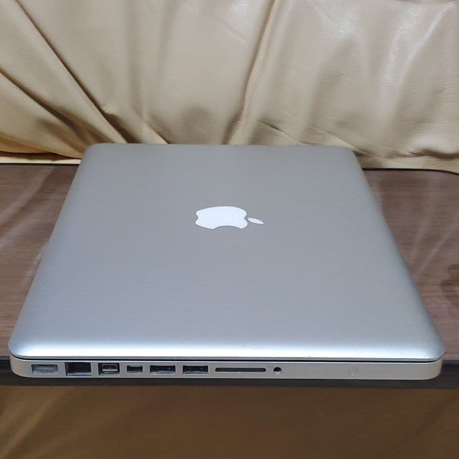 Apple　MacBook Pro　ジャンク品　未確認