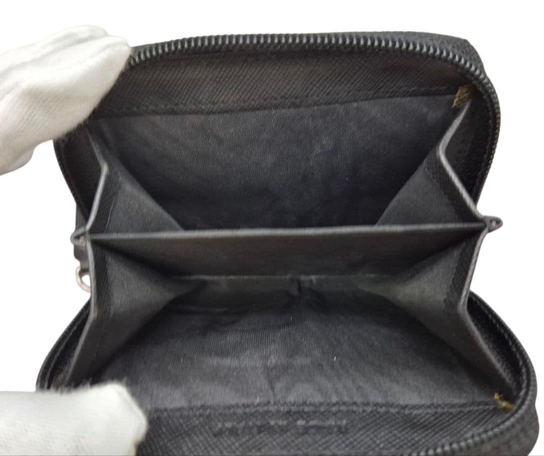 PRADA サフィアーノ ブラック ラウンドファスナーケース