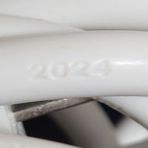 ベルソス　高速製氷機 VS-HI04BE (ホワイト)美品　2024年製