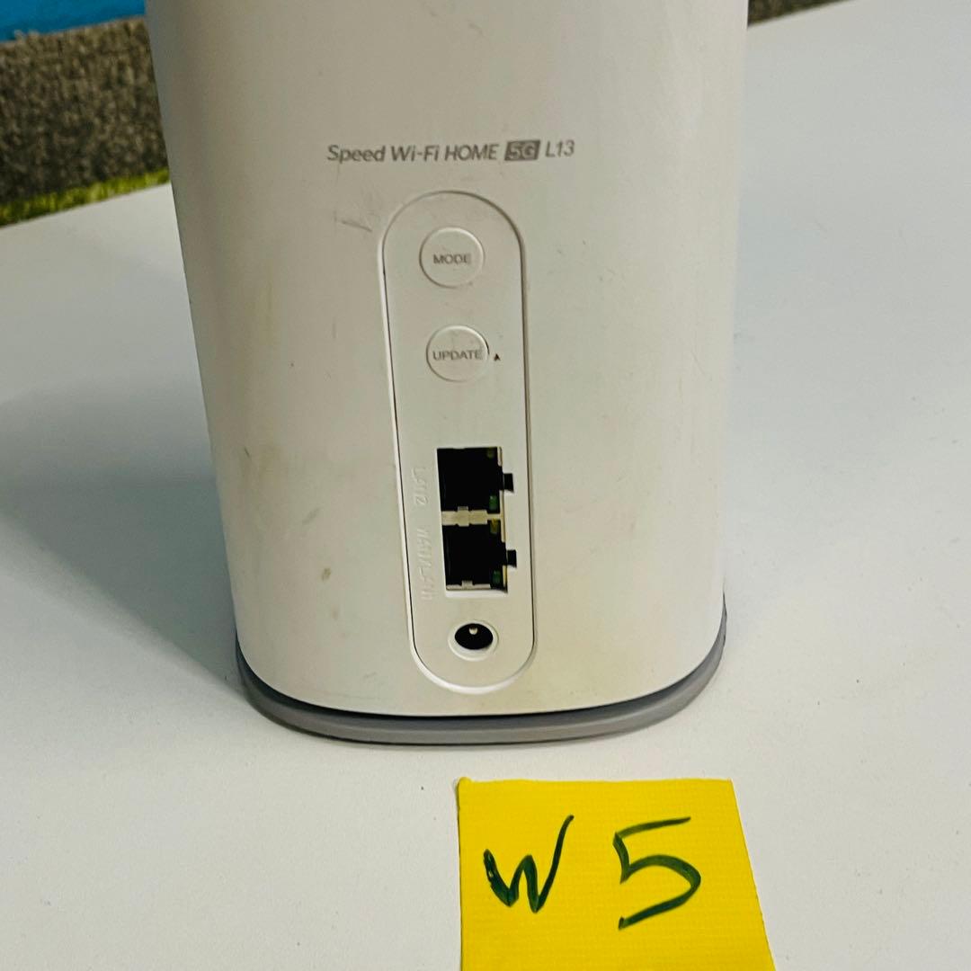 ZTE Speed Wi-Fi  5G L13 ホ黒のアダプター付き