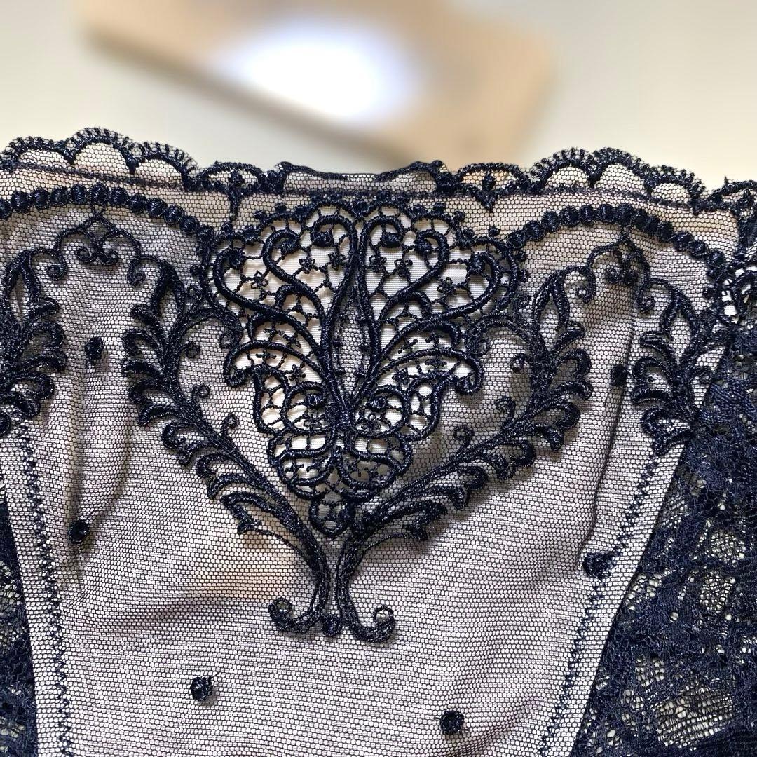Lise Charmel 刺繍レースショーツ（S〜Mサイズ）ブラック限定1点❗️