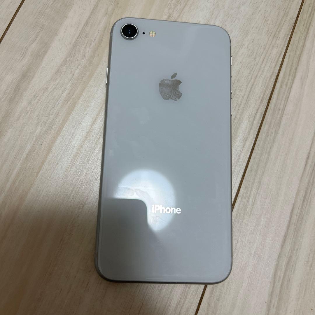 Apple iPhone 8本体 64GB シルバー SIMフリー