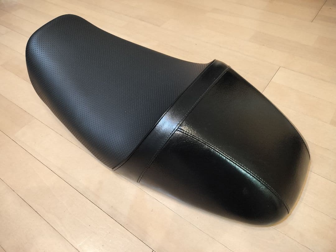 【値下げ】CB1100(SC65)用 デイトナ製 カフェレーサー シングルシート