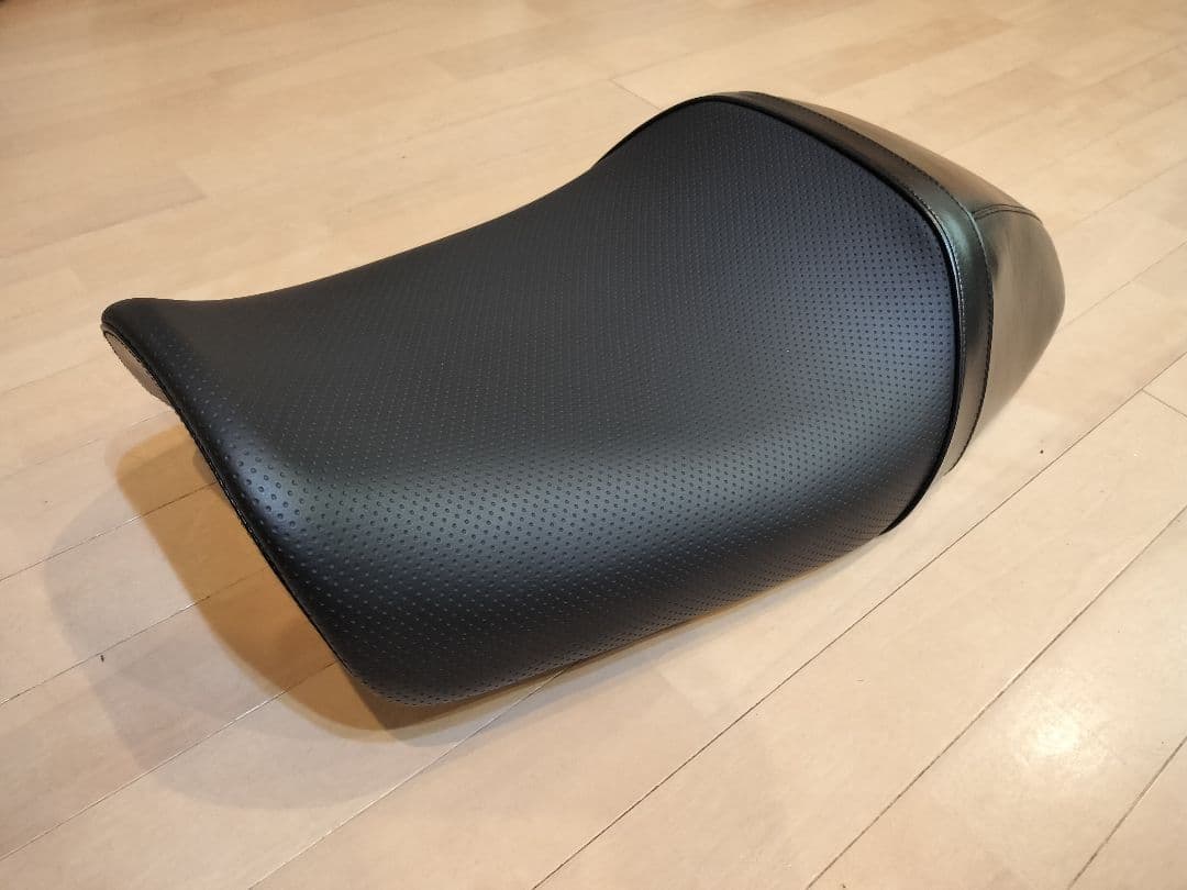 【値下げ】CB1100(SC65)用 デイトナ製 カフェレーサー シングルシート