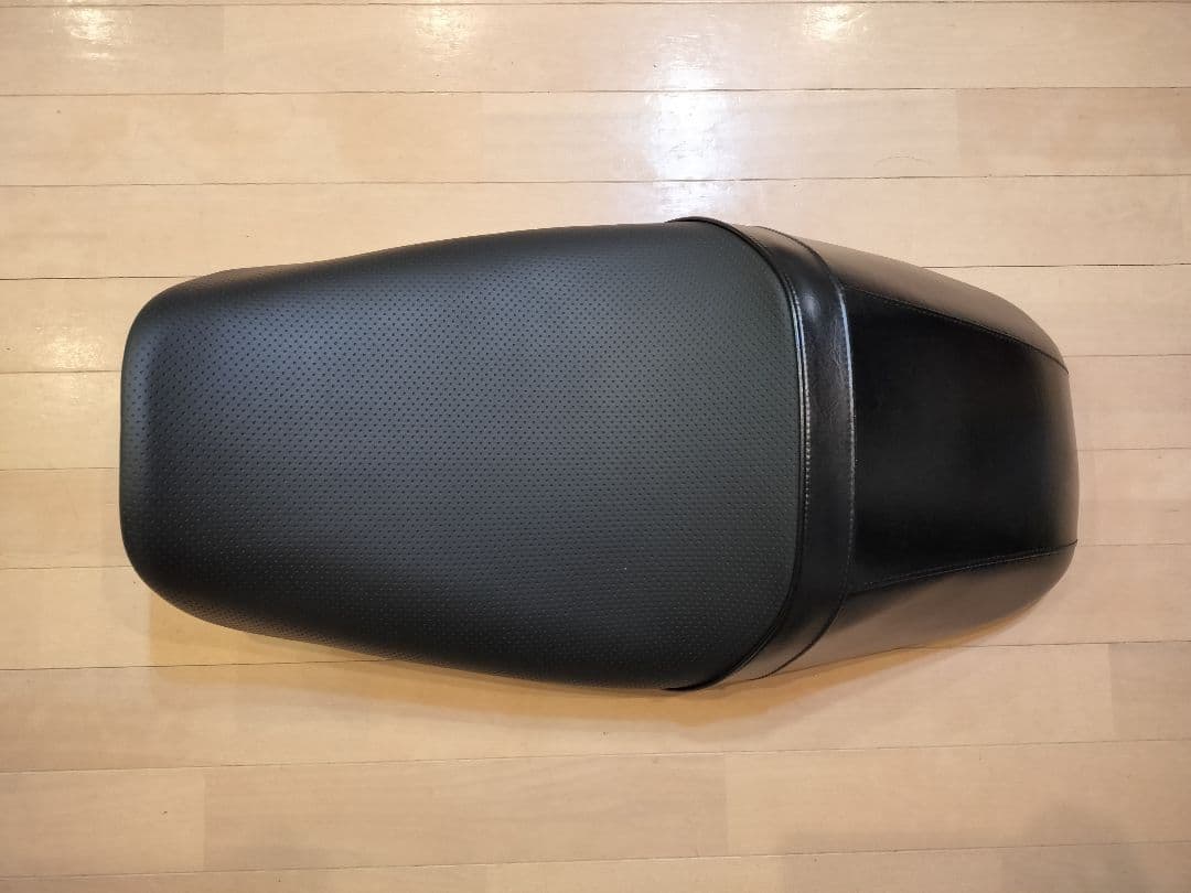 【値下げ】CB1100(SC65)用 デイトナ製 カフェレーサー シングルシート