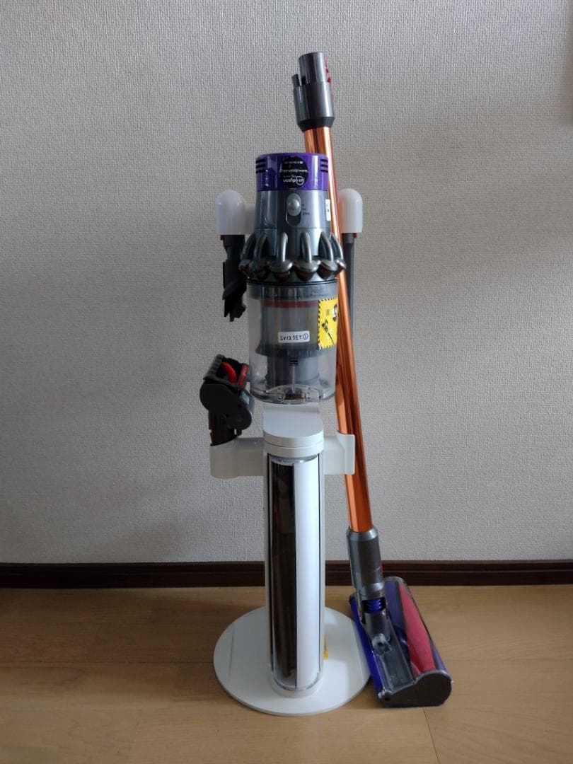 ダイソン★掃除機★V10★SV12★バッテリー新品と同等★スタンド付き1