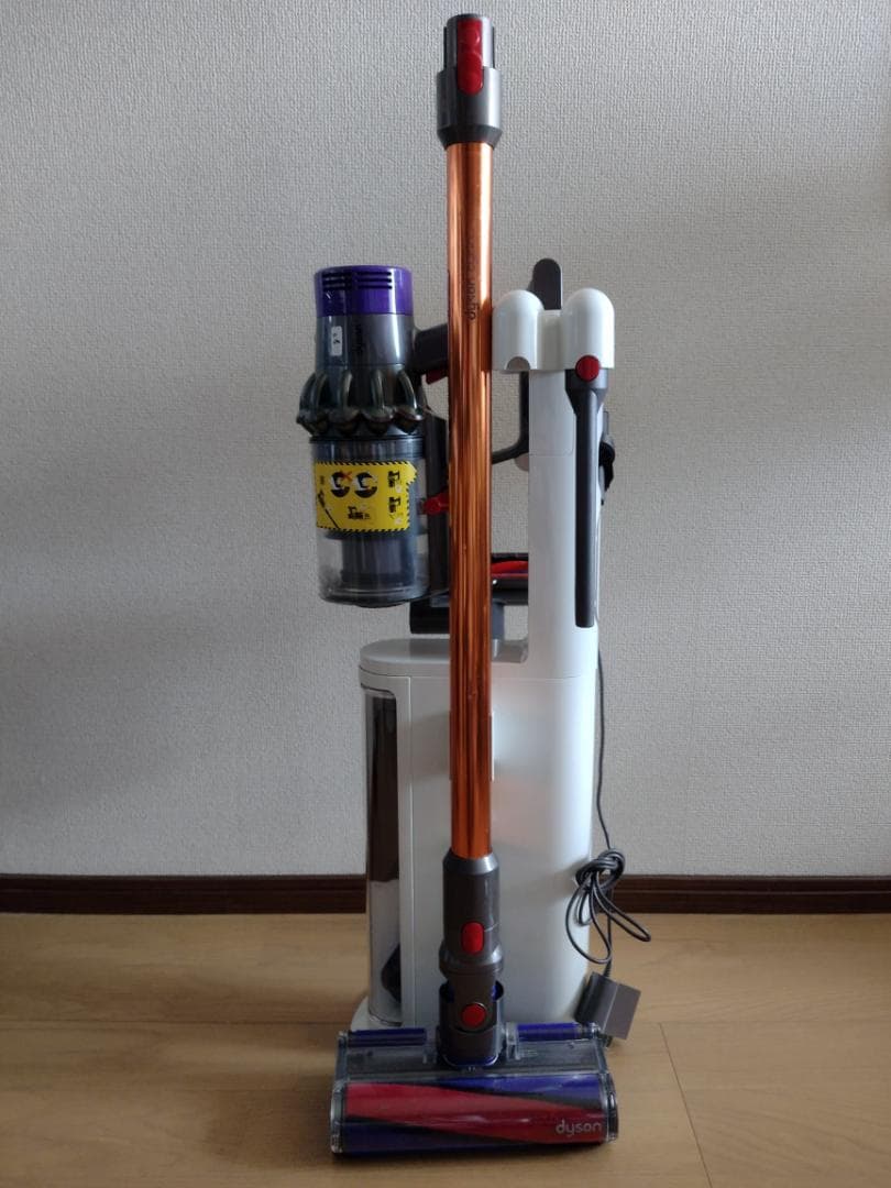ダイソン★掃除機★V10★SV12★バッテリー新品と同等★スタンド付き1
