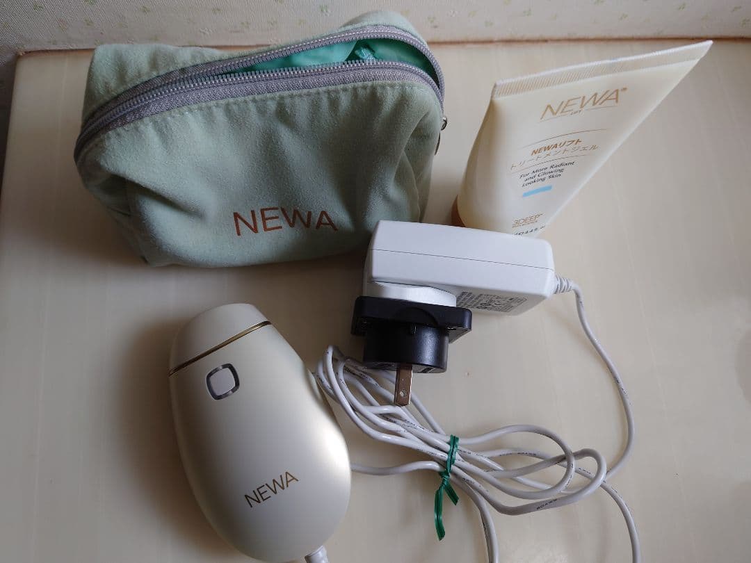 NEWA 美顔器 本体 付属品あり