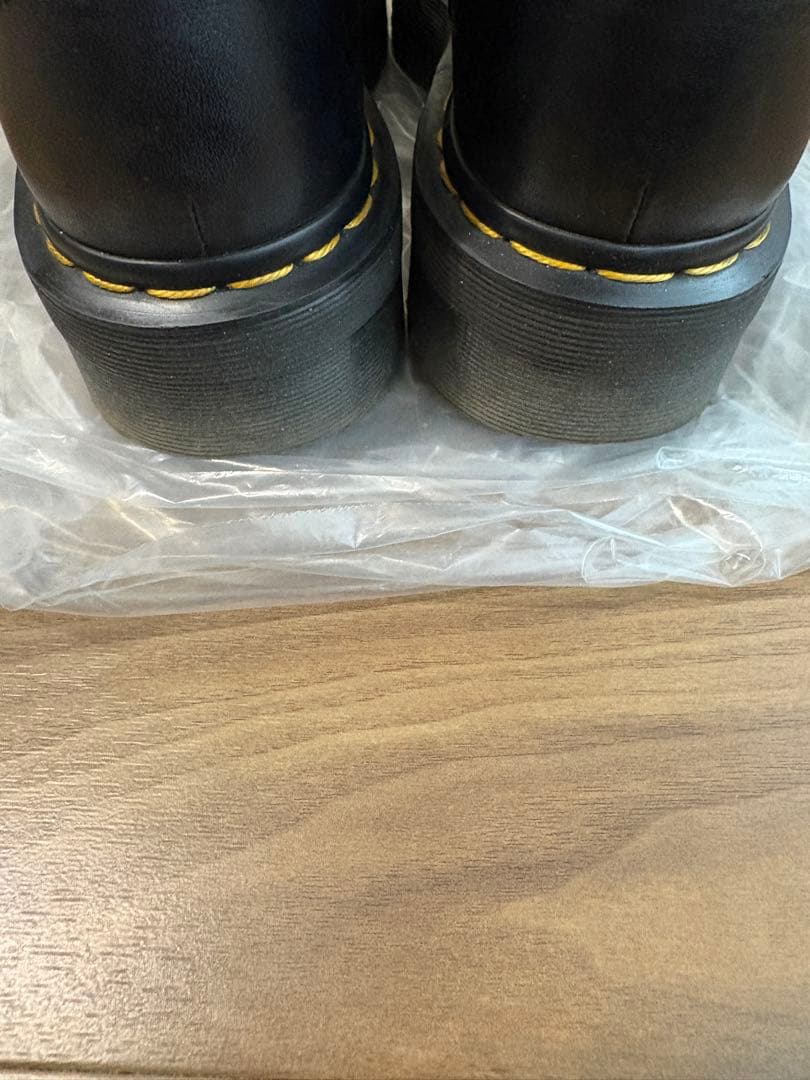 ドクターマーチン厚底ブーツ ジッパー、おまけ付き