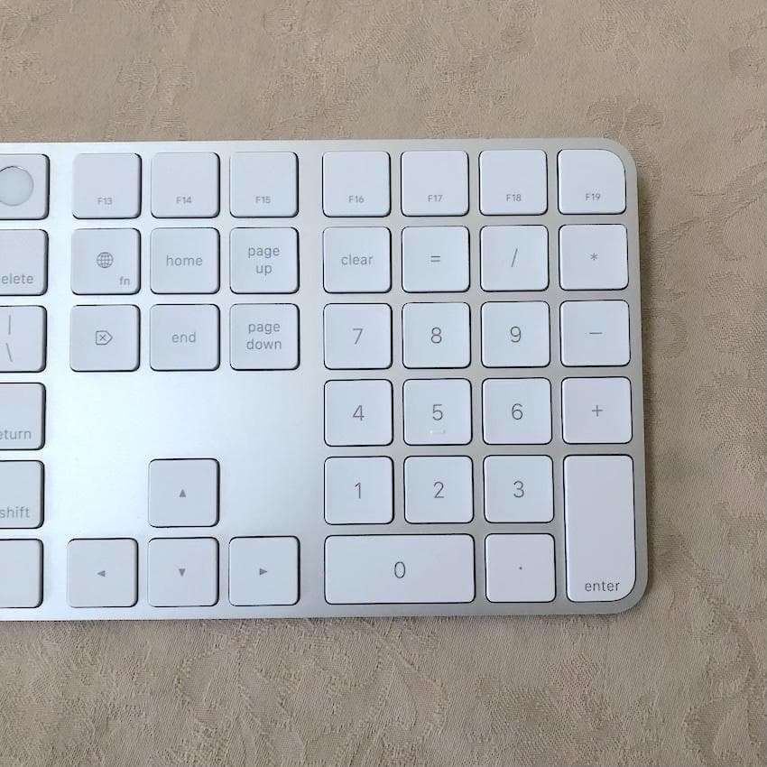 使用少｜Touch ID｜Magic Keyboard｜US配列｜テンキー