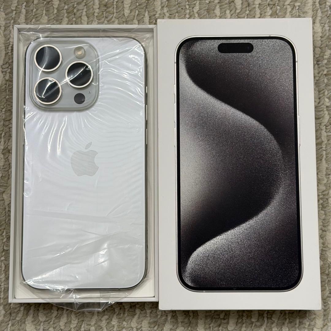 Apple iPhone15Pro本体ホワイトチタニウム256GB SIMフリー