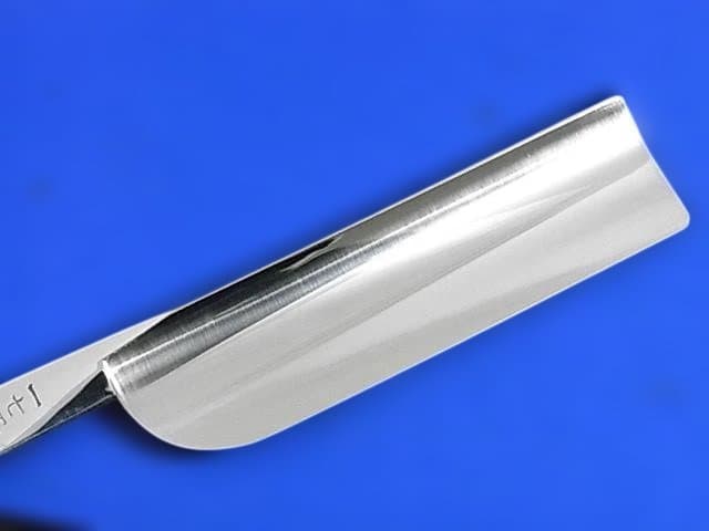 未使用 岩崎西洋剃刀 玉鋼 レーザ IWSAKI TMHAGANE RAZOR