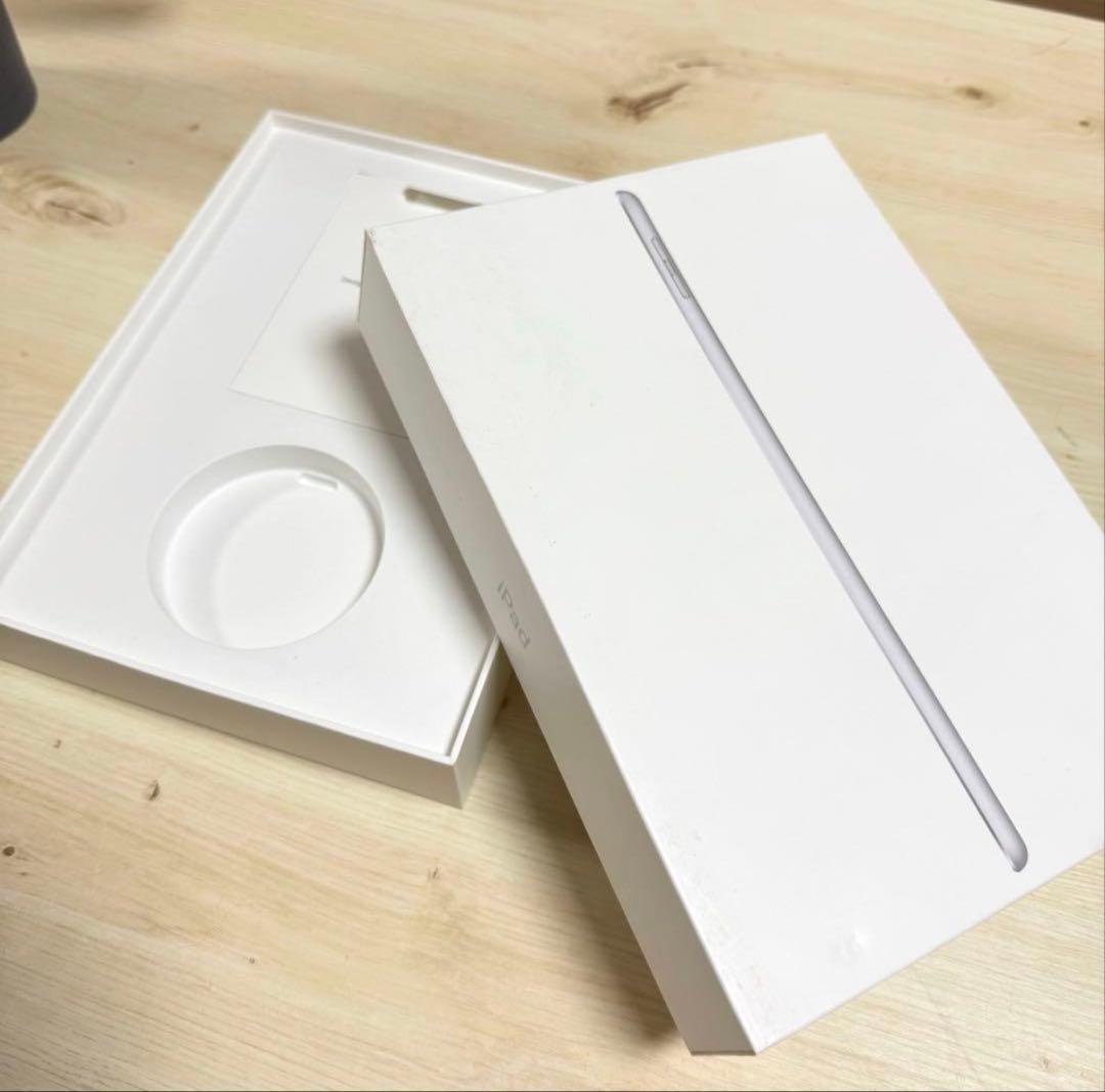 Apple iPad 第６世代 シルバー WiFi 32GB