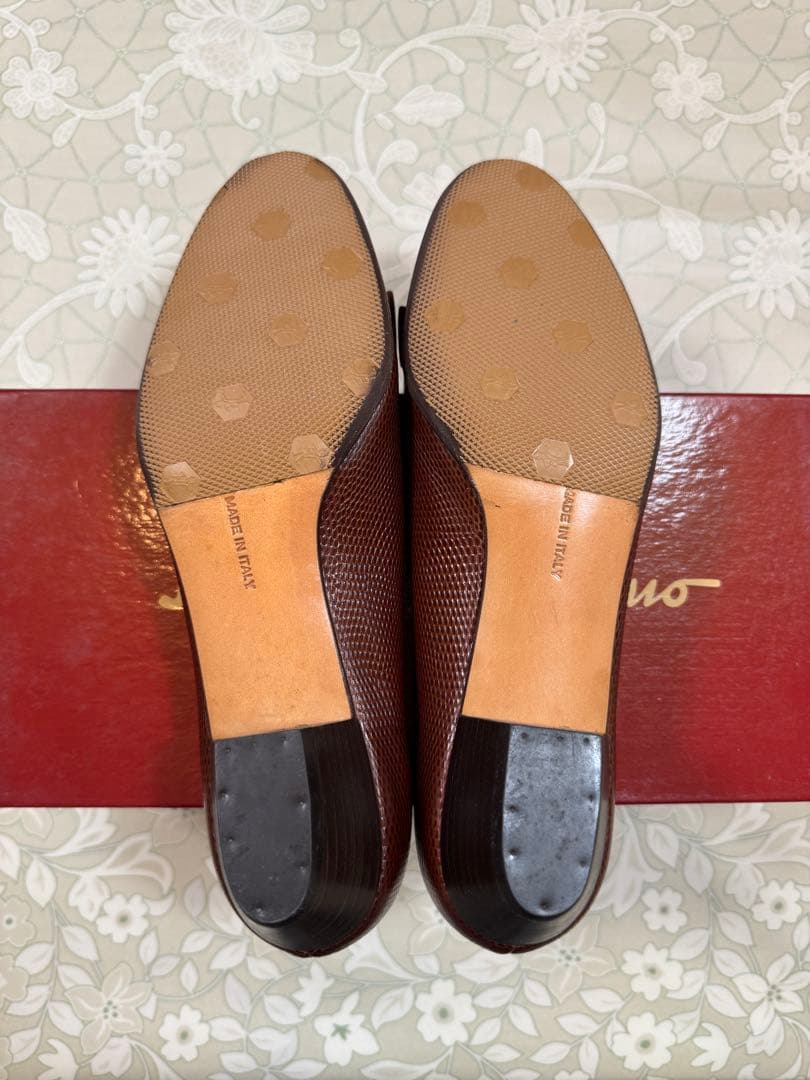 Salvatore Ferragamo ブラウン レザー パンプス