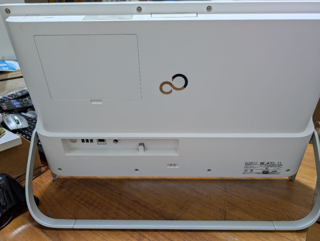 FMV ESPRIMO23.8液晶一体型PC Windows1124H2