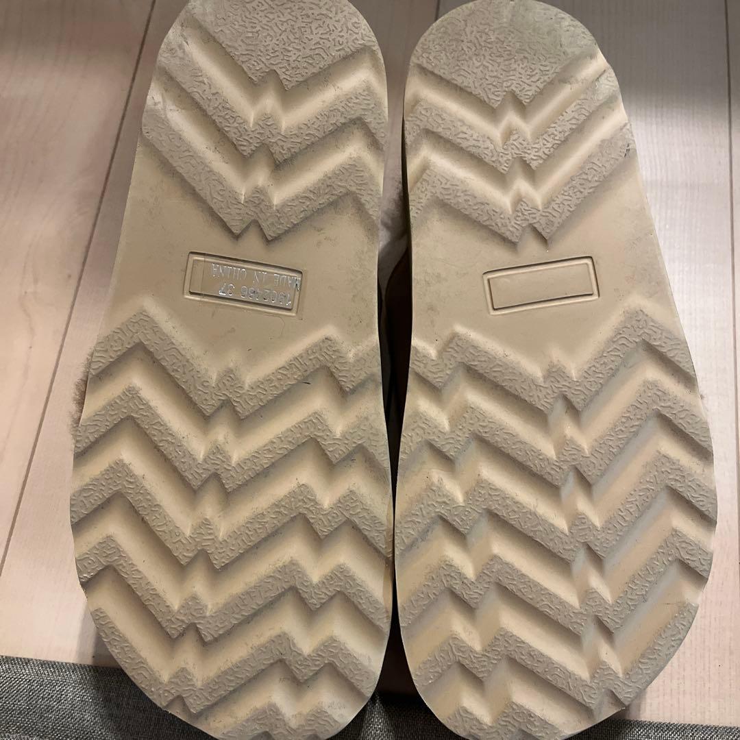 【美品】MOHI ムートンサンダル　ベージュ　37