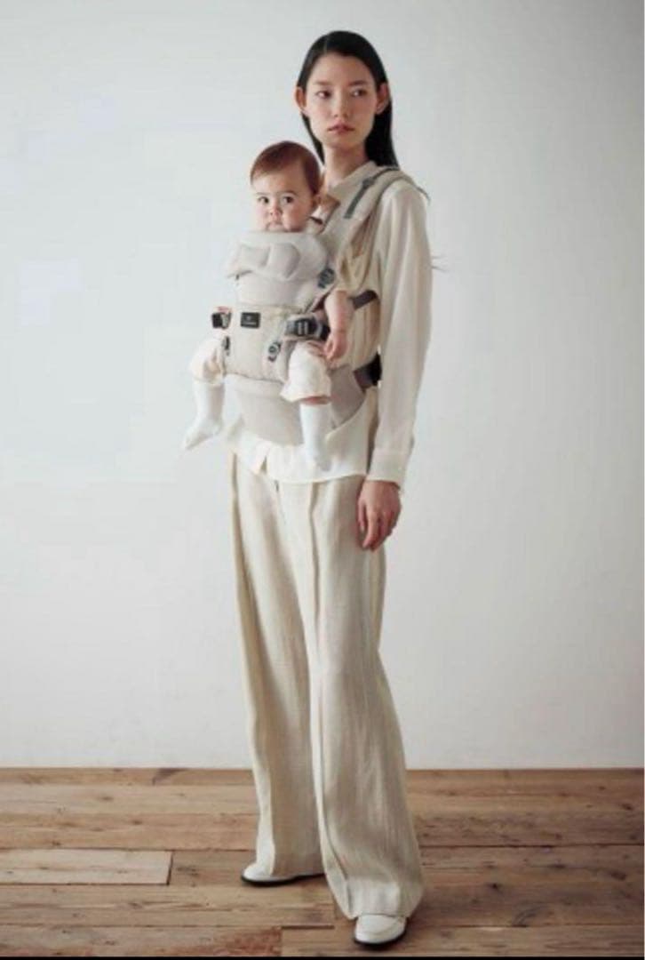 エールベベ 抱っこ紐 ベビーキャリアスリー ライトベージュ 新品未使用