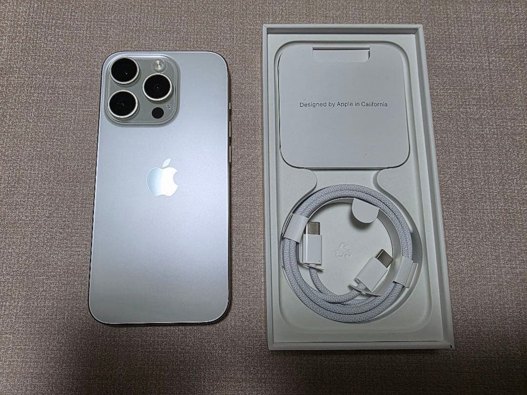 iPhone15Pro256GB ホワイトチタニウム SIMフリー 容量89%