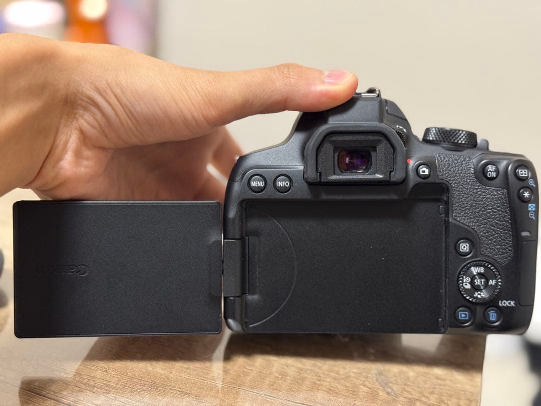 Canon EOS Kiss X10i デジタル一眼レフカメラ