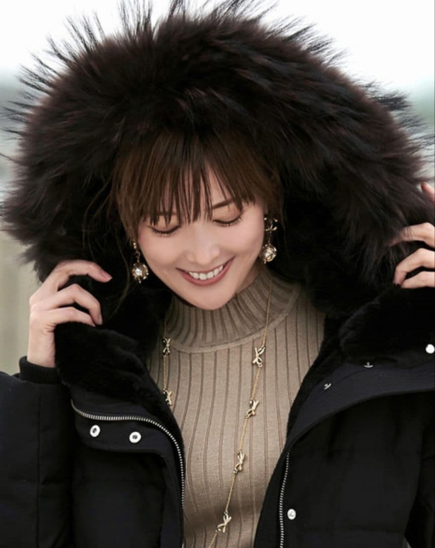 ラクーンファーサイドジップスリットダウンコート(RUIRUE BOUTIQUE)