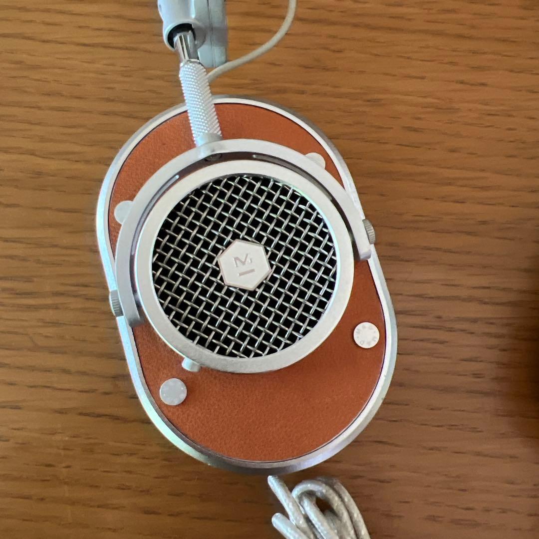 マスター&ダイナミック レトロブラウン有線ヘッドホン