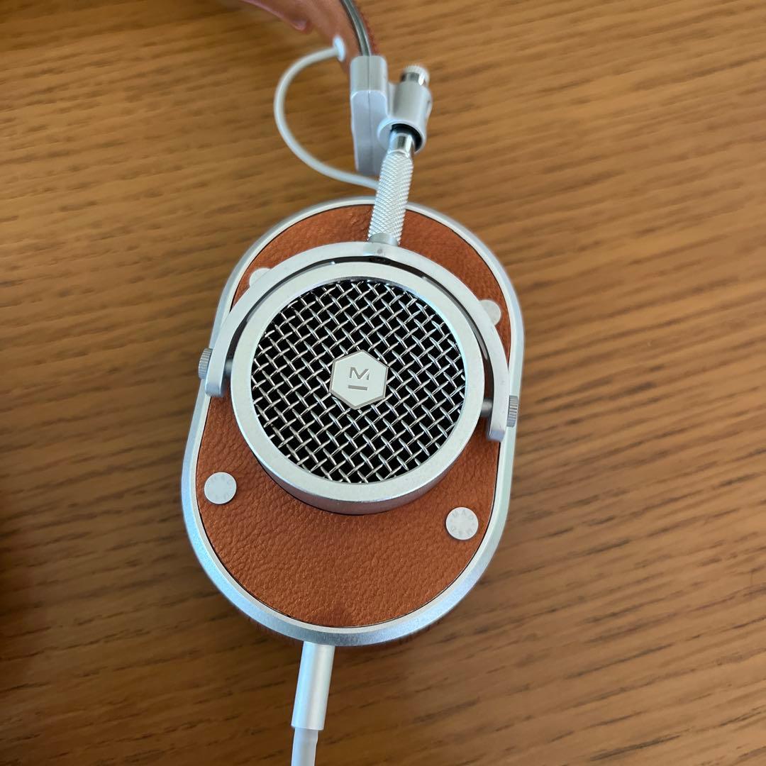 マスター&ダイナミック レトロブラウン有線ヘッドホン