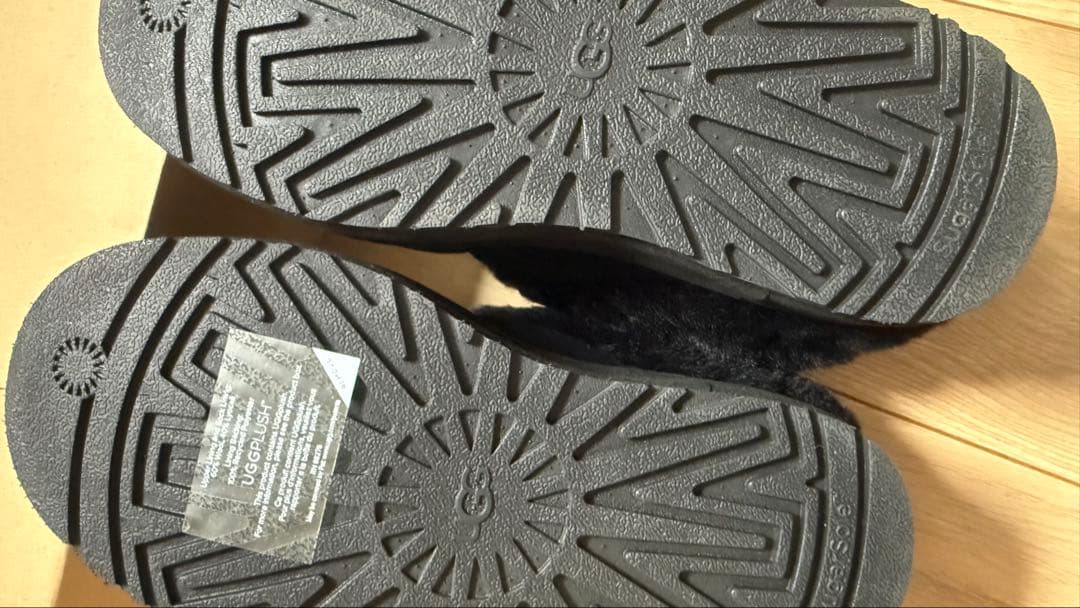 ブーツ・ブーティ UGG TAZZLITA kids