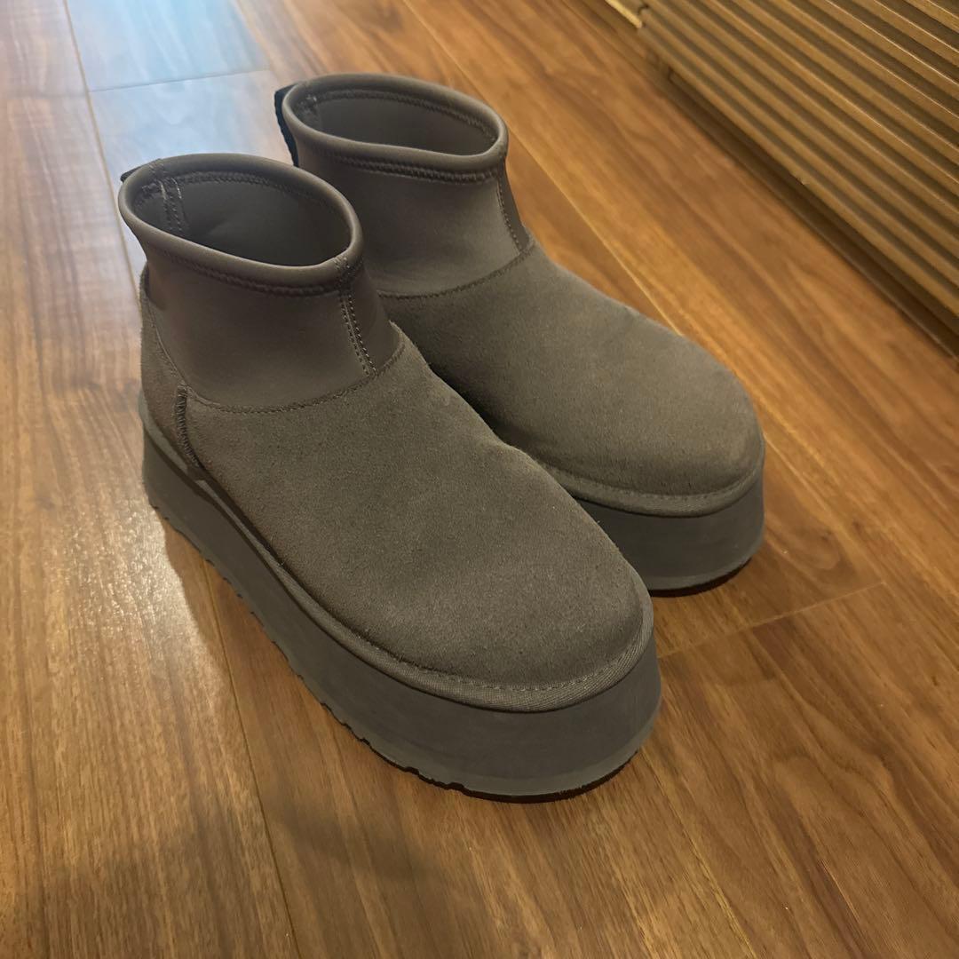 UGG グレー 厚底ムートンブーツ