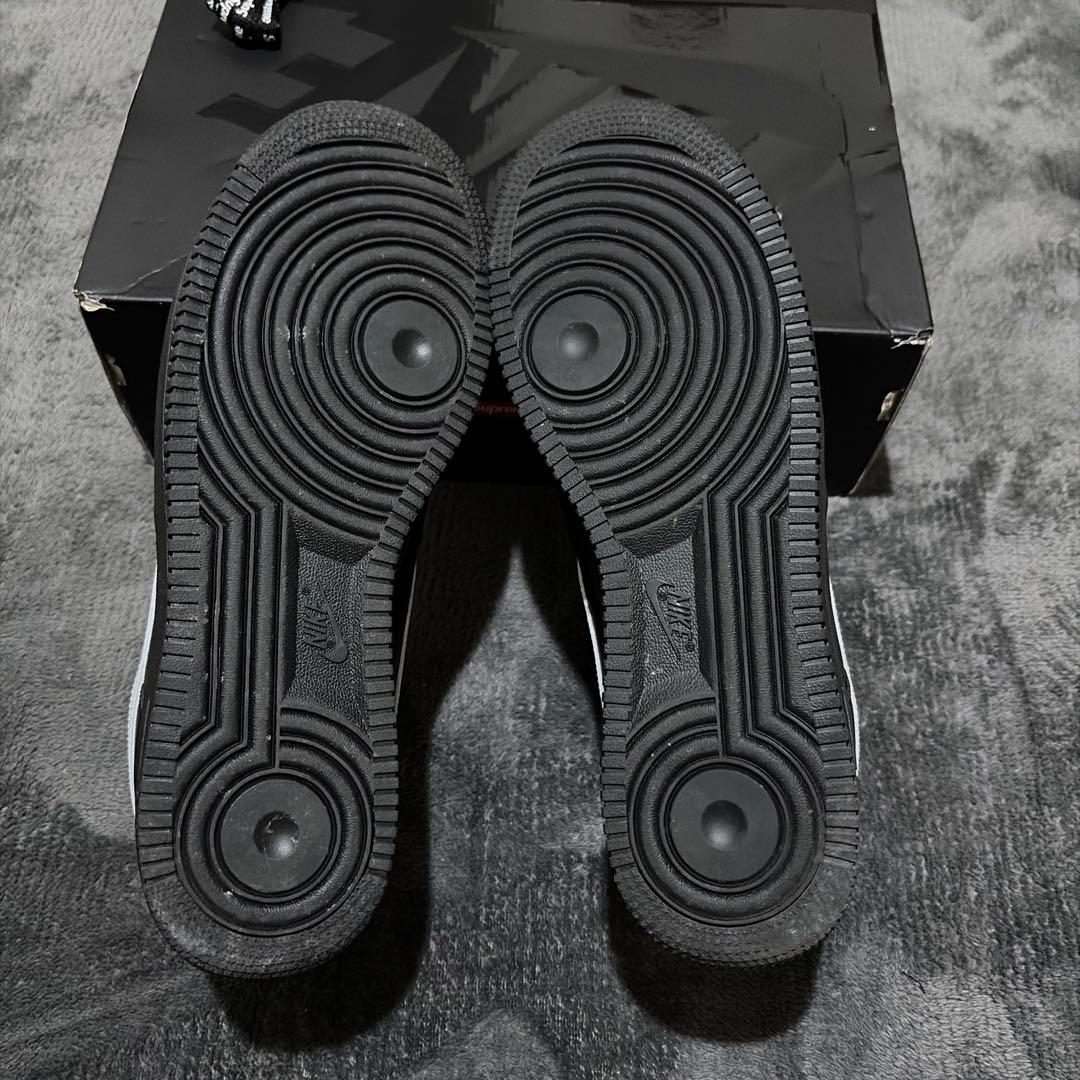 Supreme × Nike Air Force1Low Black/White