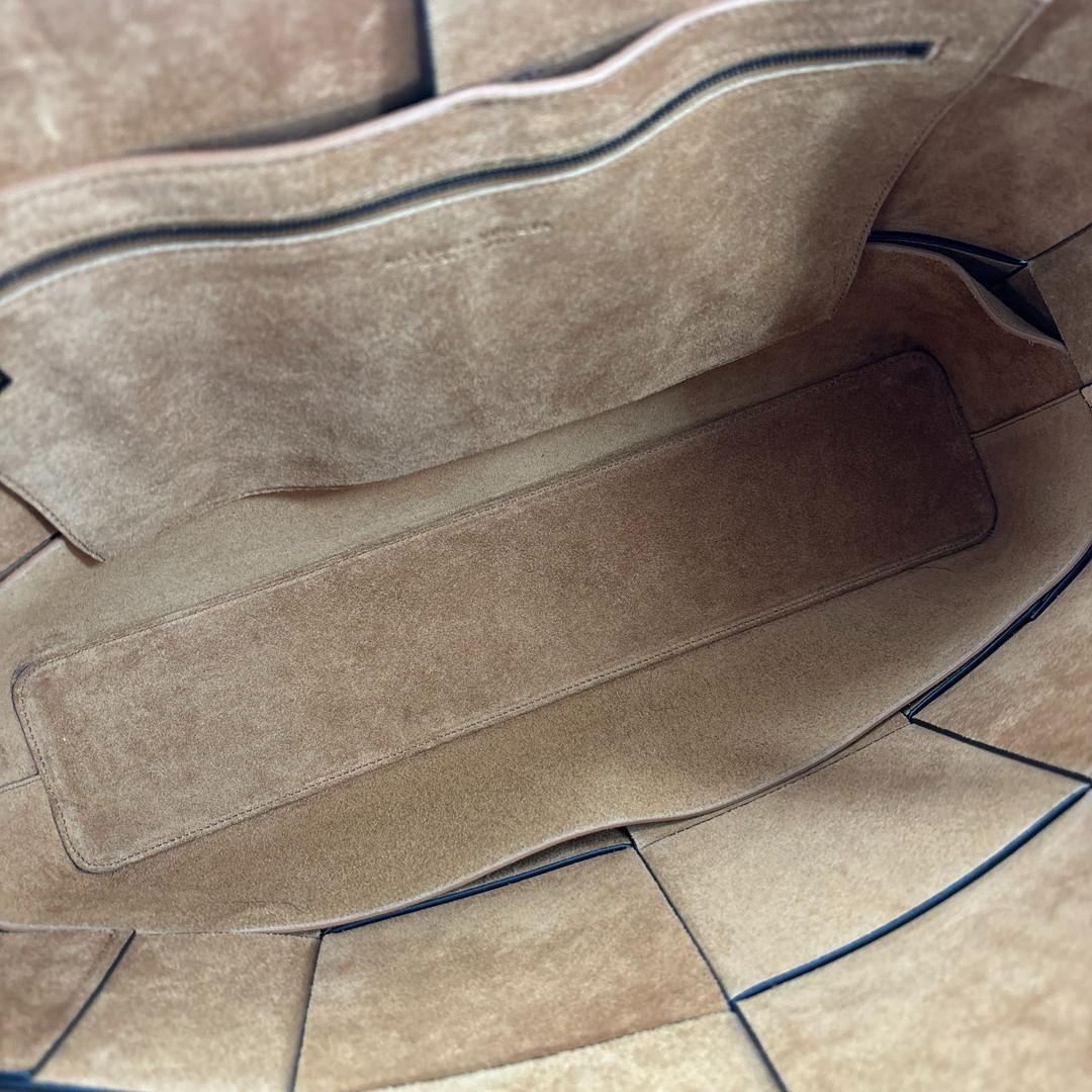 新品未使用 ボッテガヴェネタ アルコラージ マキシイントレチャート トートバッグ