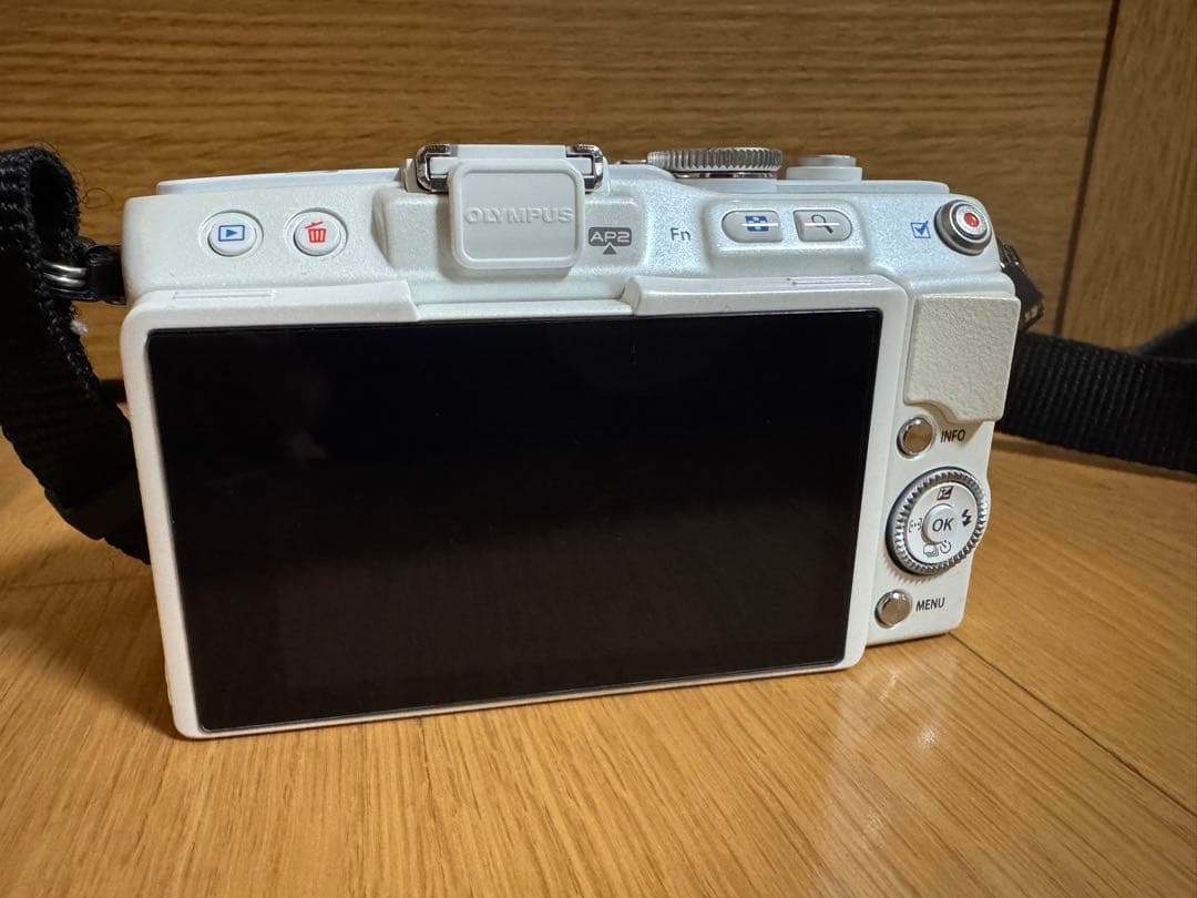 OLYMPUS PEN Lite E-PL6 ダブルレンズキット