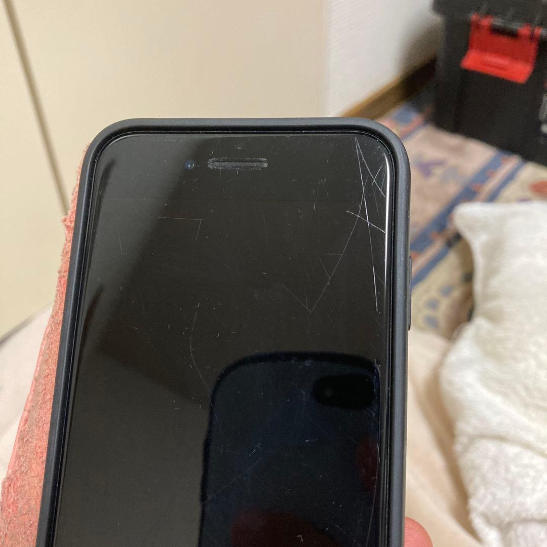 Apple iPhone SE2 ホワイト64GB SIMフリ バッテリ100%