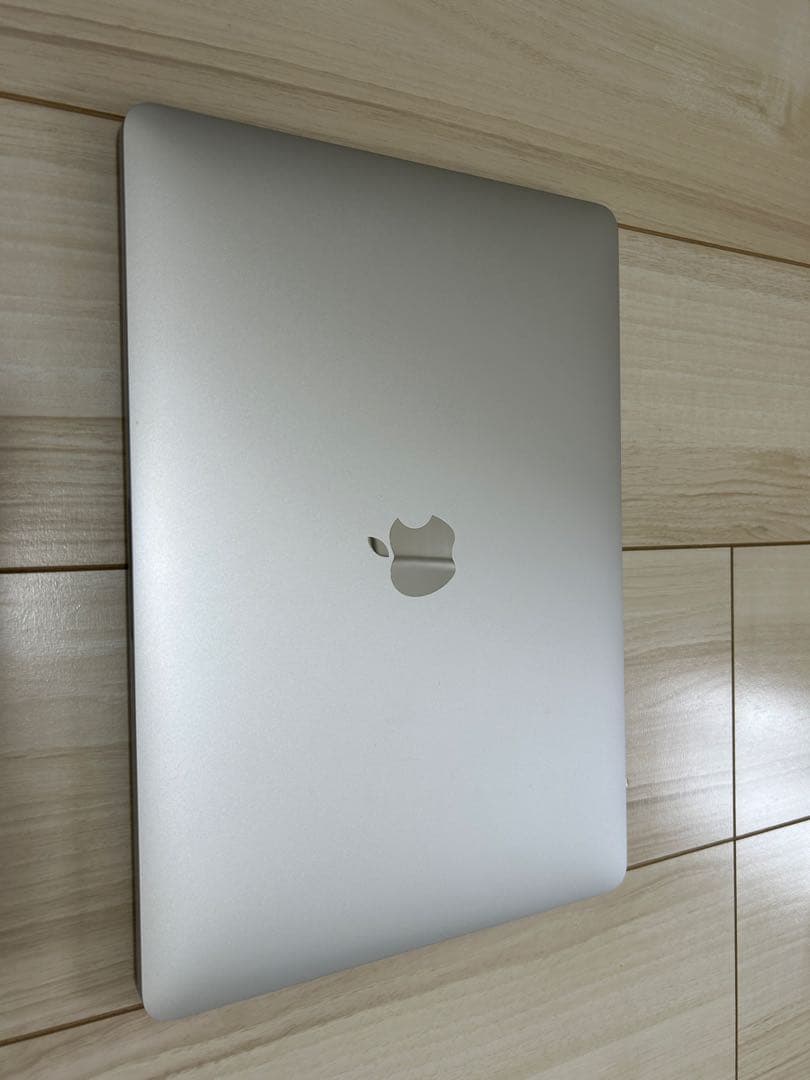 MacBook Pro 2020 13インチ シルバー