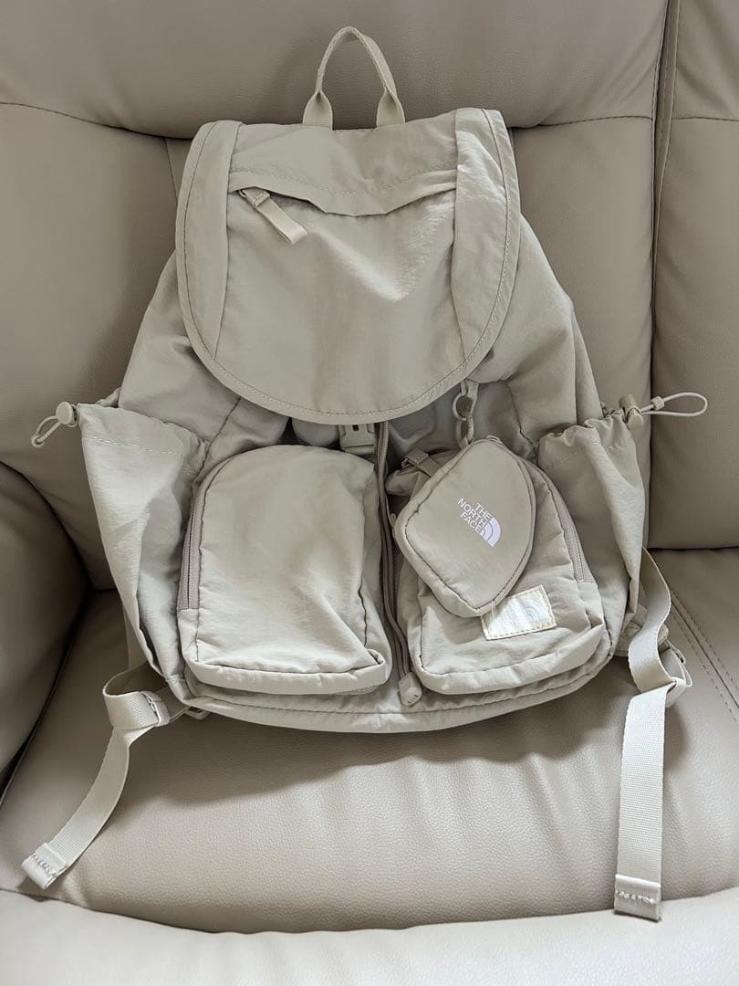 【韓国ノースフェイス リュック】