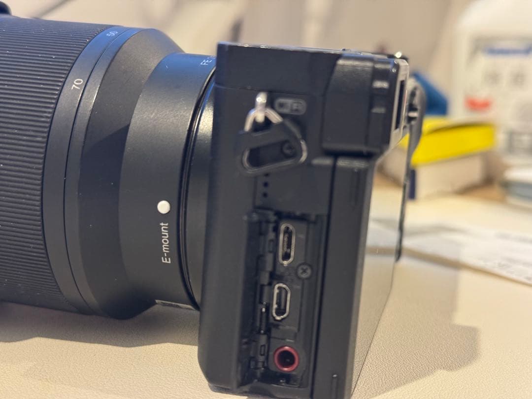 「海外版」Sony α6400 ミラーレスカメラ「SEL2870付き」