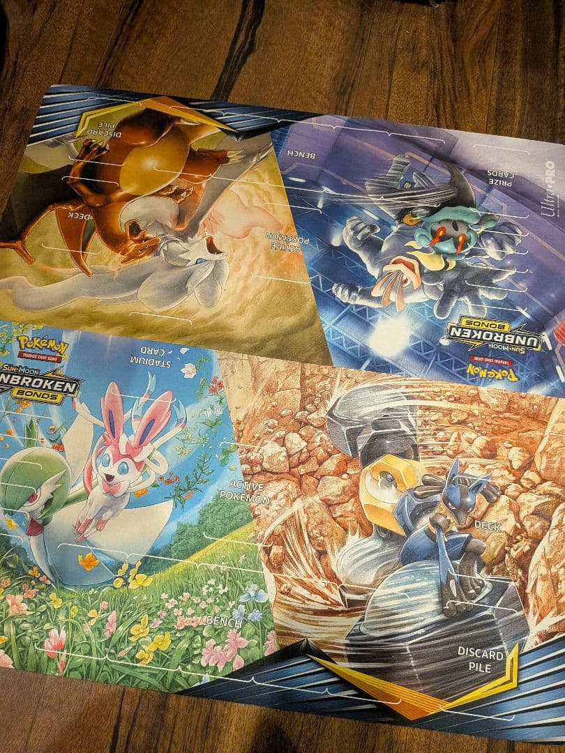 4 ポケモン 海外 フルサイズ プレイマット リザードン ルカリオ ニンフィア