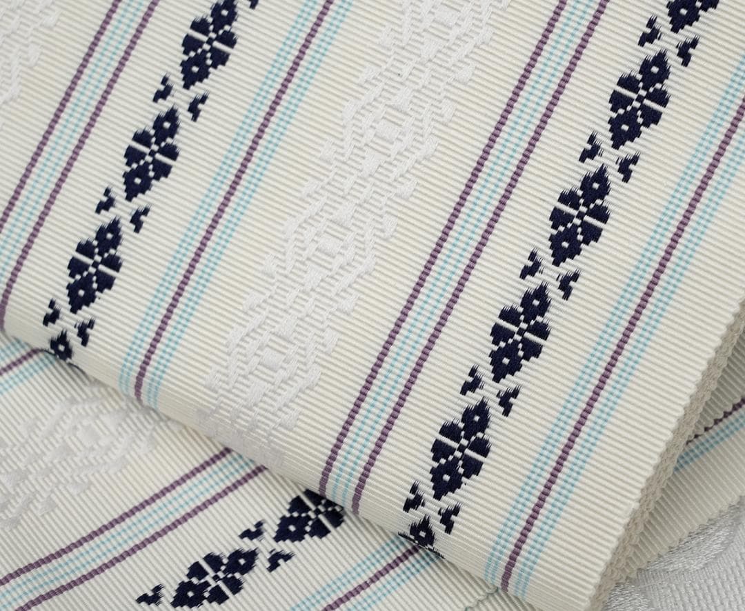 新品 博多織 【長尺】単衣半幅帯 浴衣帯 白地 藤色・濃紺五本献上柄 帯端処理済