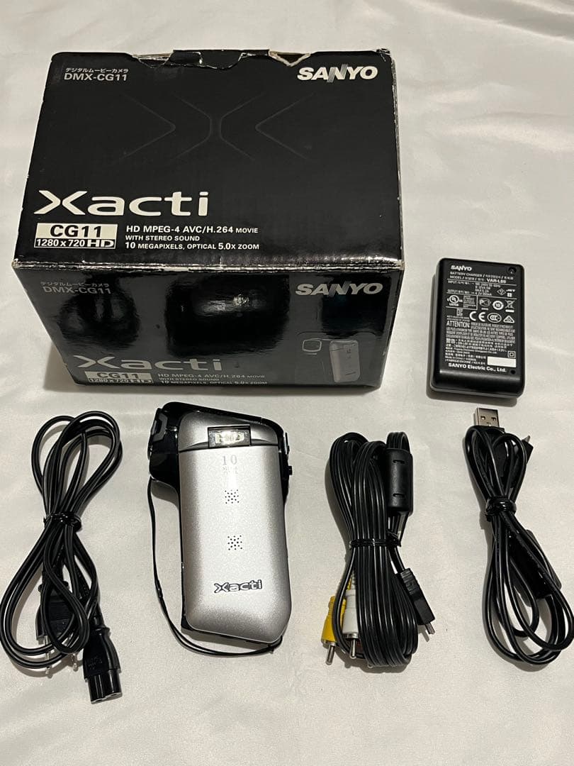 SANYO Xacti DMX-CG11 デジタルムービーカメラ 10MP