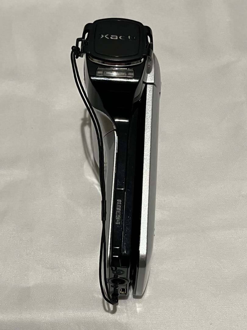 SANYO Xacti DMX-CG11 デジタルムービーカメラ 10MP