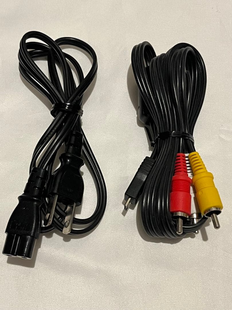 SANYO Xacti DMX-CG11 デジタルムービーカメラ 10MP