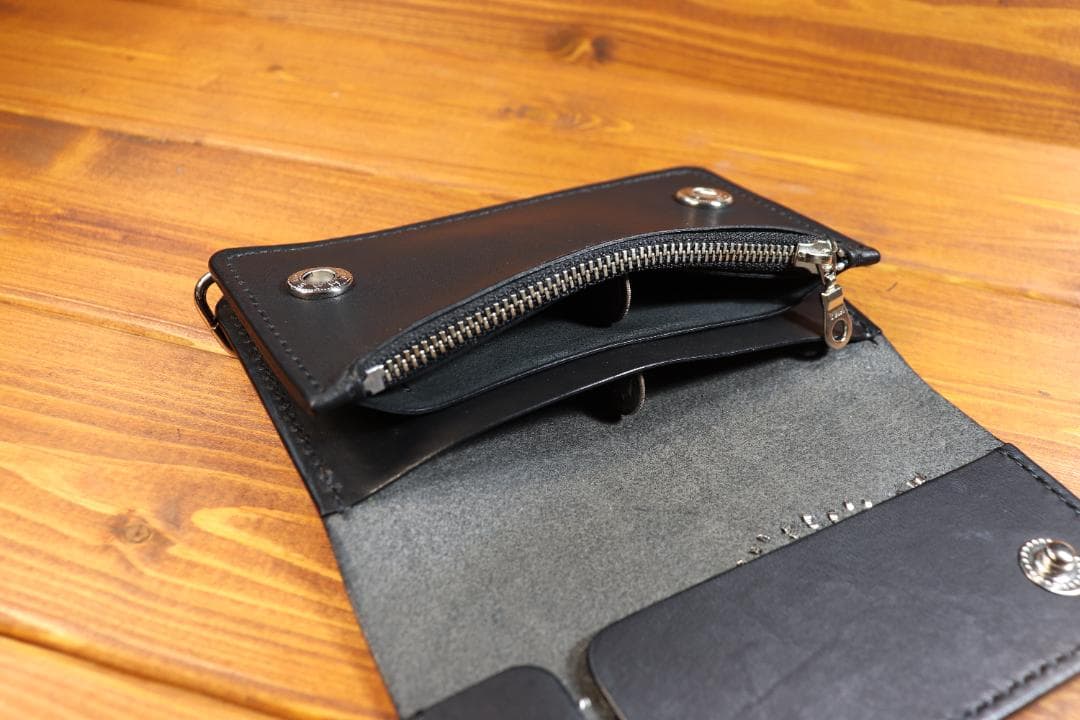 フラワースタッズ　ミドルトラッカーウォレット 　ハトメ小判カン付き