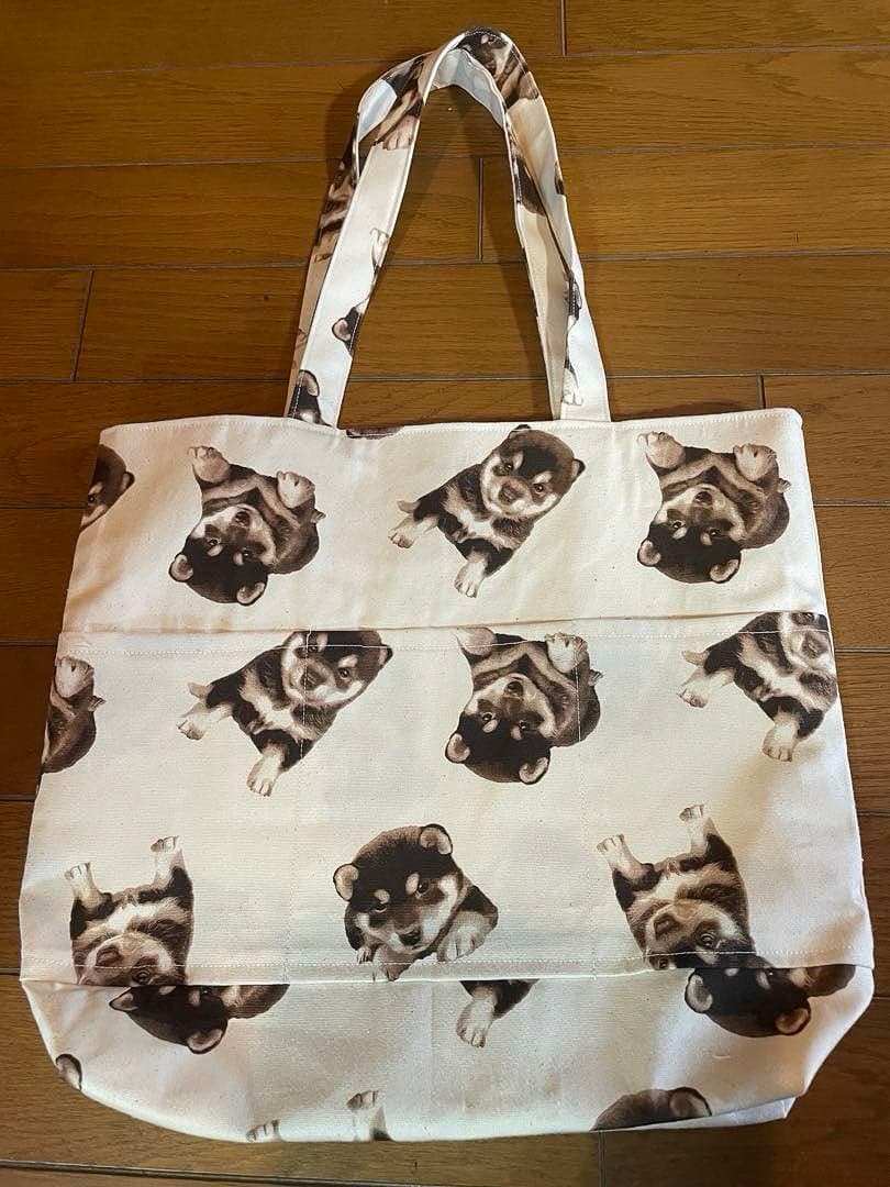子犬の柄が可愛いハンドメイドトートバッグ