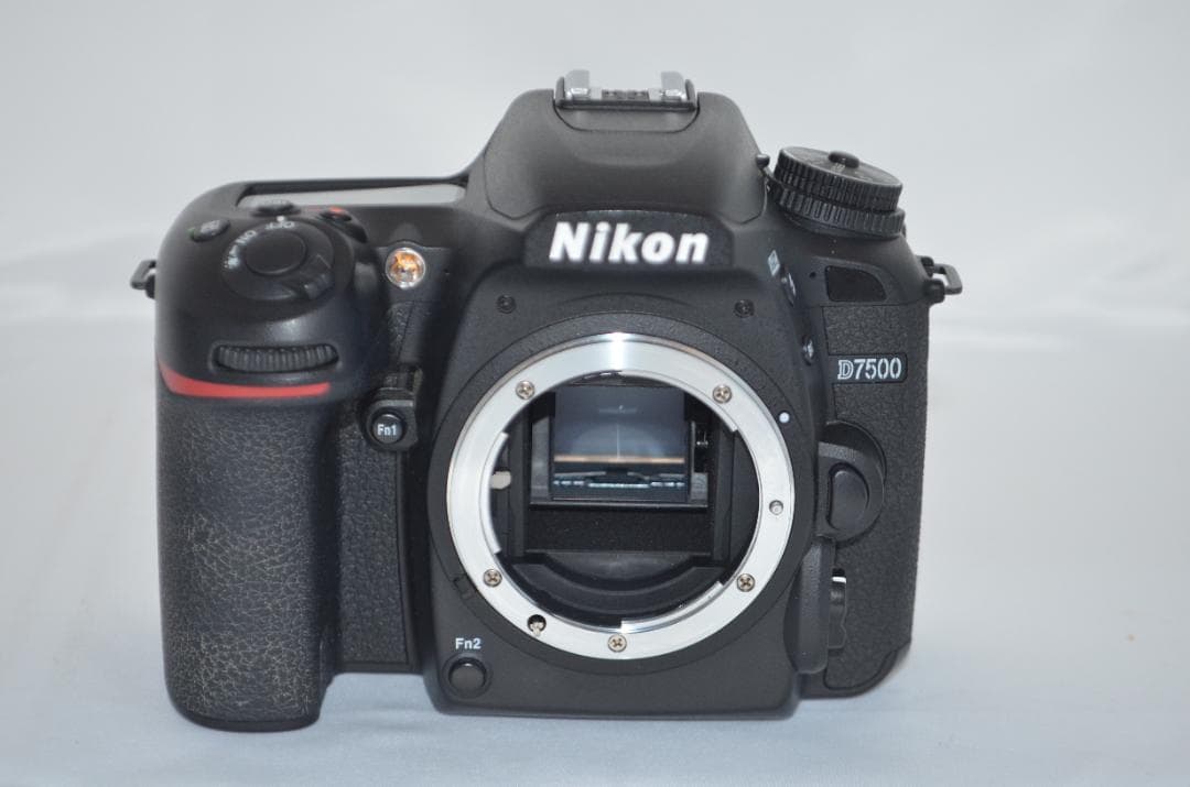 新品級　シャッター数7100回以下 Nikon D7500☆Wi-Fi搭載