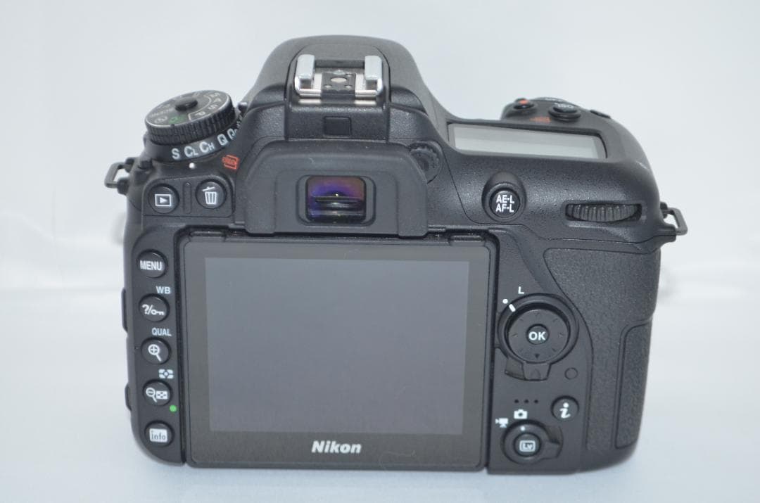 新品級　シャッター数7100回以下 Nikon D7500☆Wi-Fi搭載